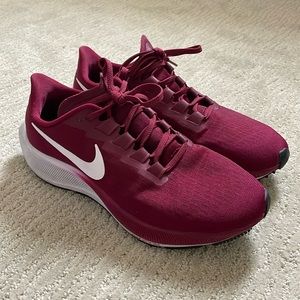 Nike Pegasus 37 Air Zoom - Maroon